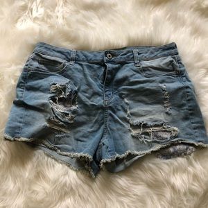 Arizona Distressed Shorts